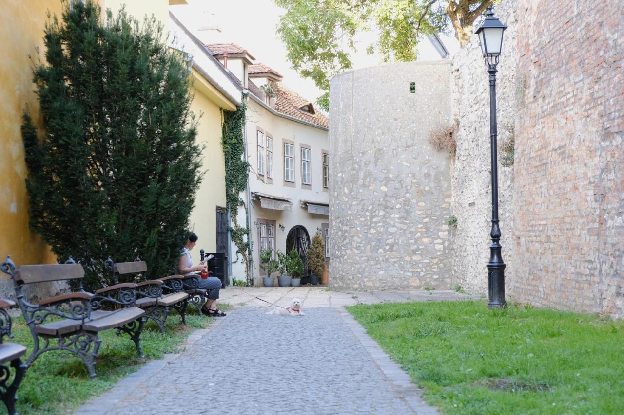 Varfal-Lak Apartman Sopron Buitenkant foto