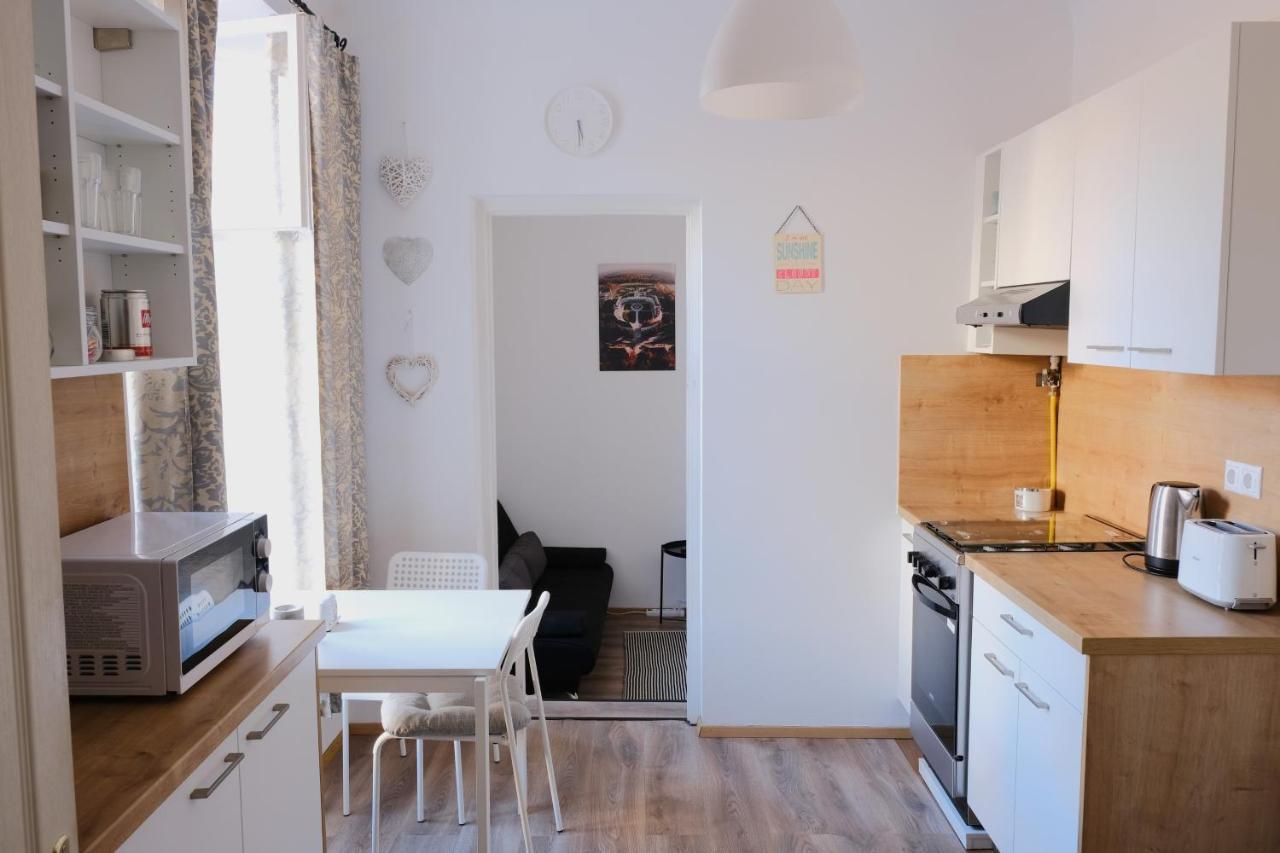 Varfal-Lak Apartman Sopron Buitenkant foto