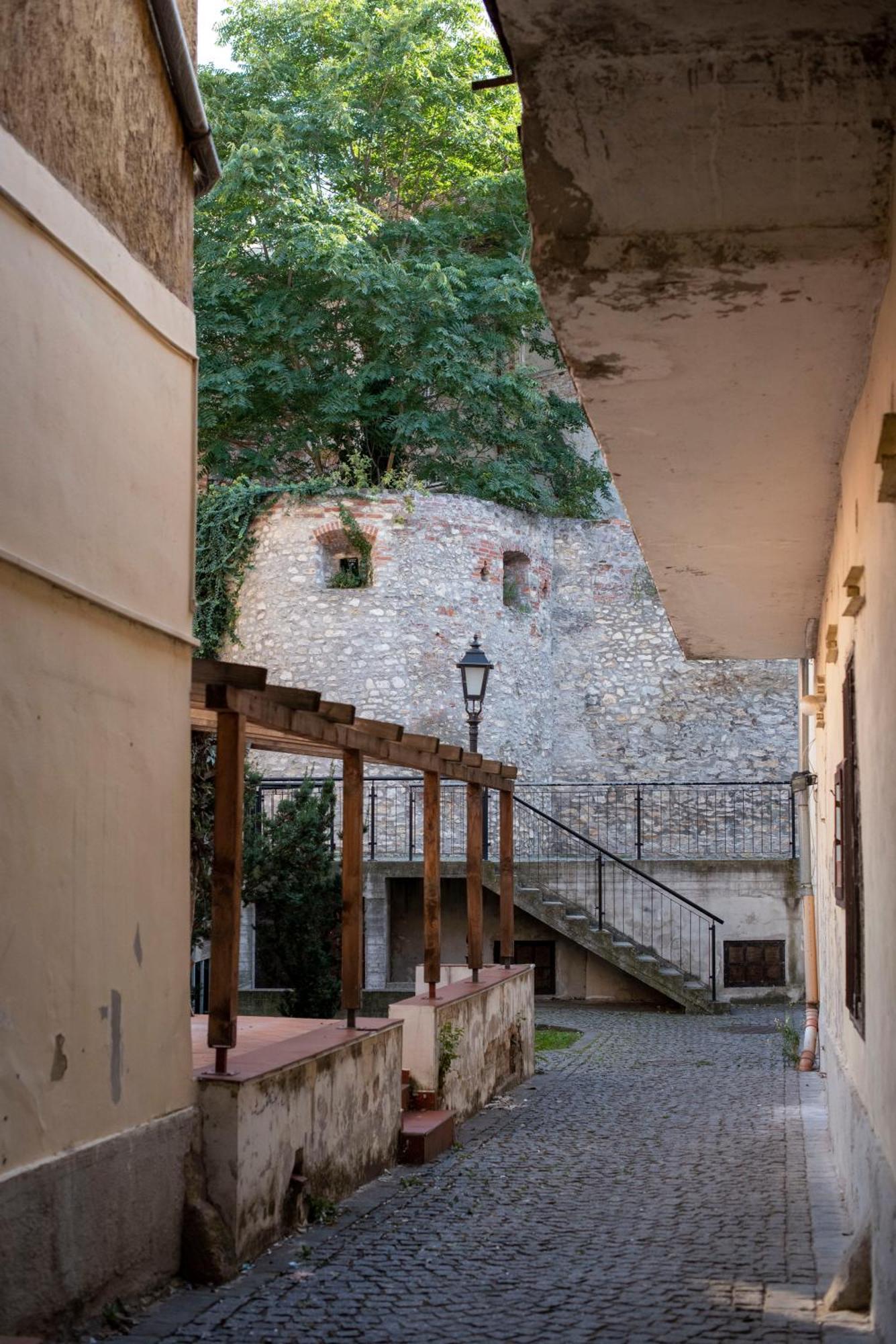 Varfal-Lak Apartman Sopron Buitenkant foto