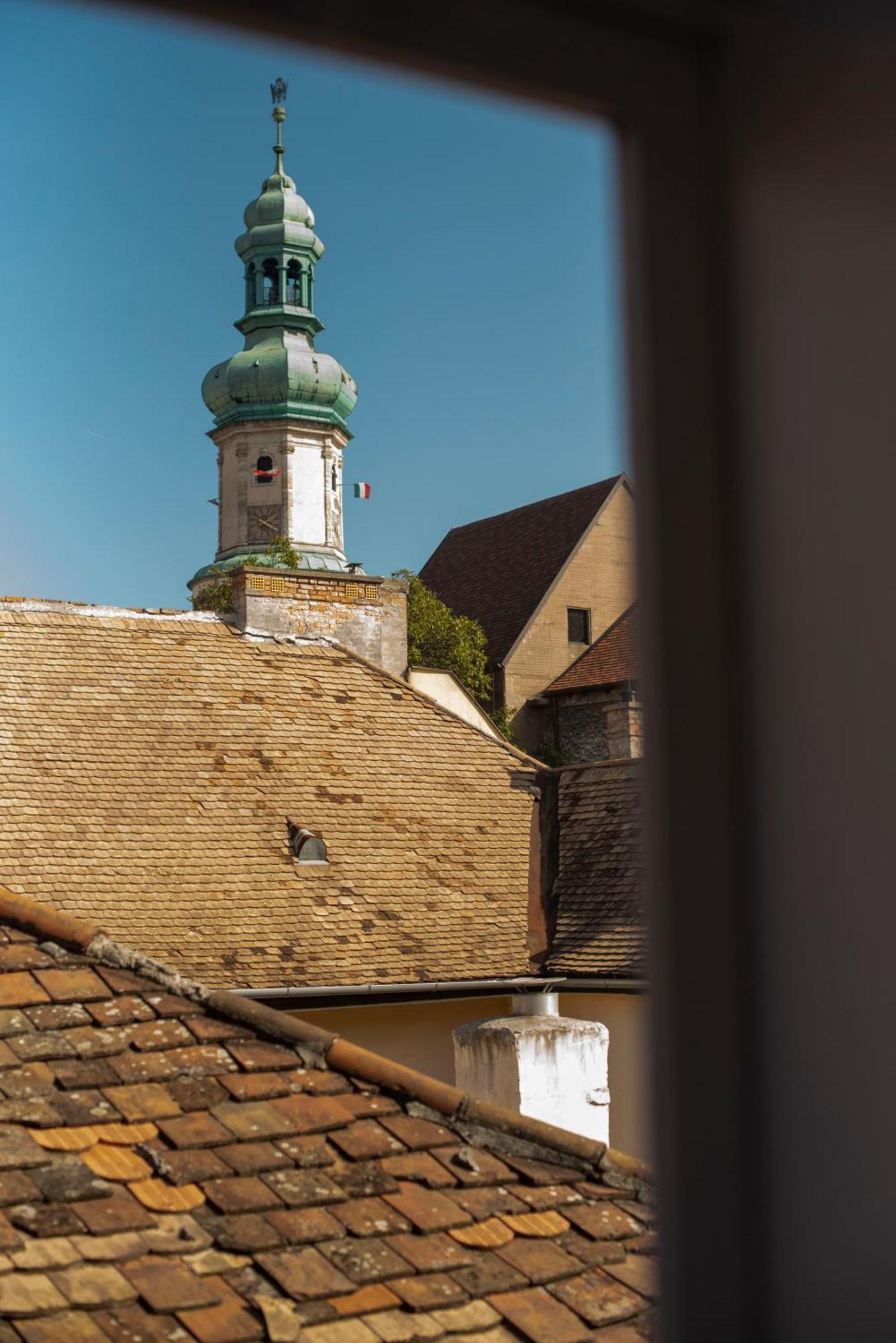 Varfal-Lak Apartman Sopron Buitenkant foto